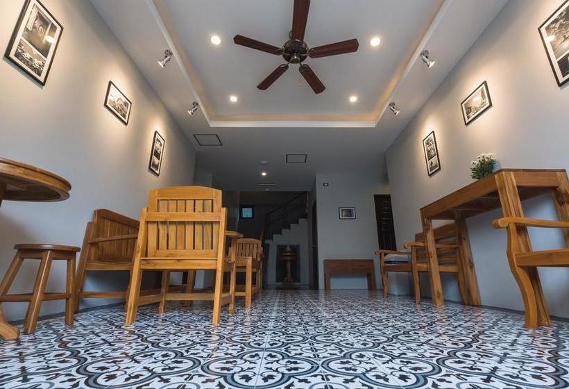 Hotel The Besavana Phuket 13