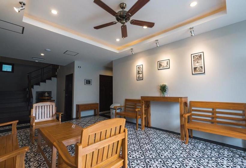 Hotel The Besavana Phuket 14