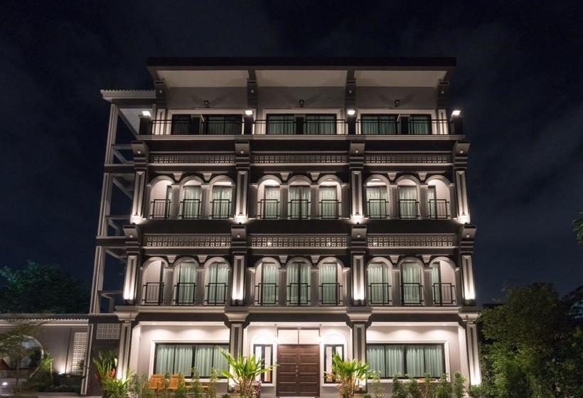 Hotel The Besavana Phuket 5