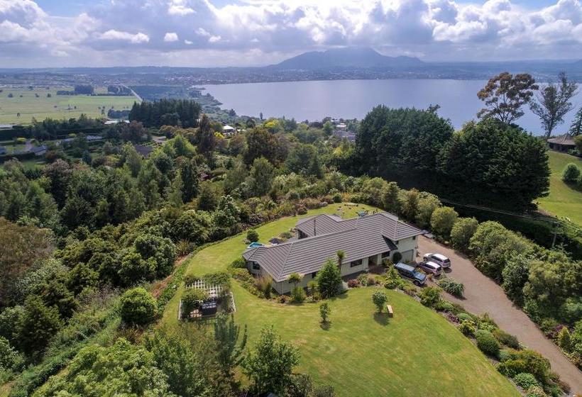 Bed and Breakfast Acacia Heights Gardens Taupo