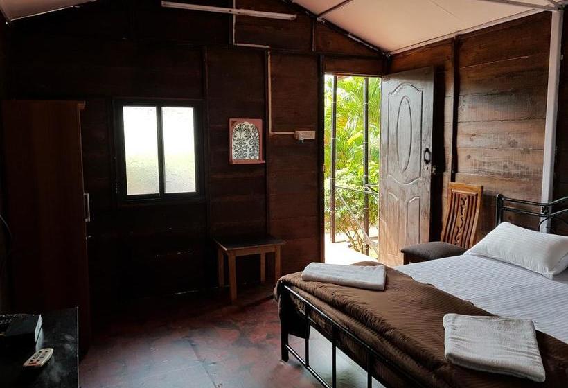 Hotel Spring Beach Cottages 3