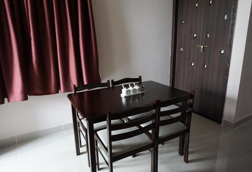 Hotel Solitaire Service Apartments 11