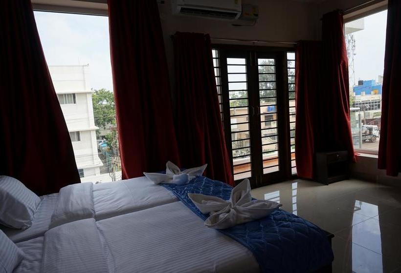 Hotel Solitaire Service Apartments 19