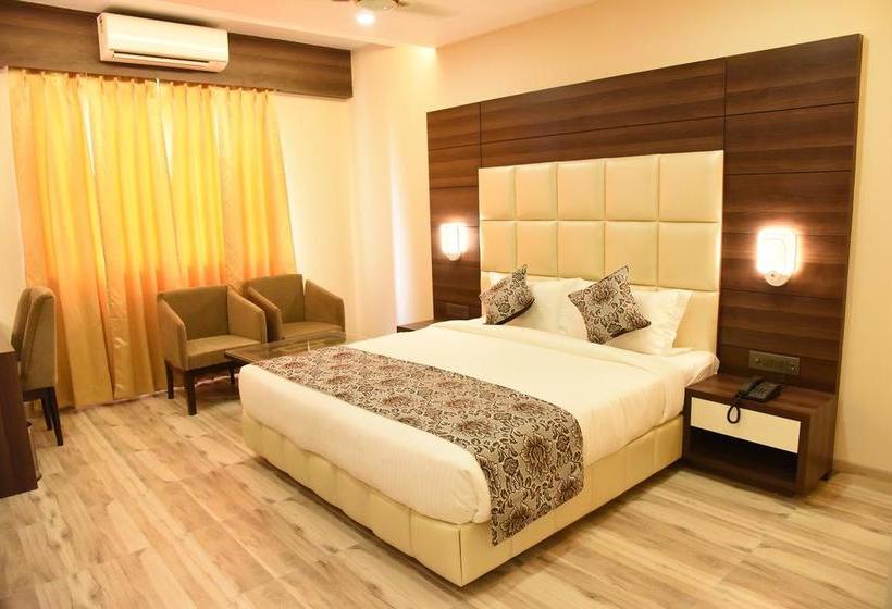 Hotel Moments Lucknow Uttar Pradesh