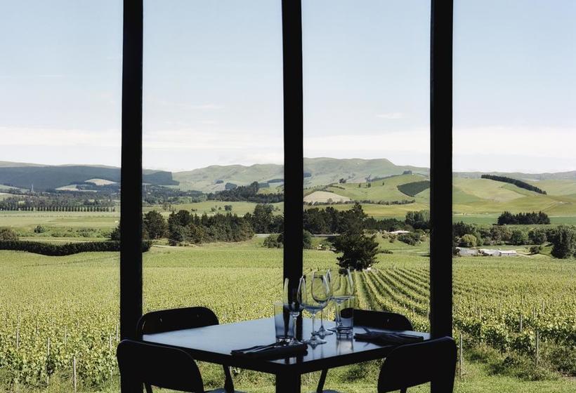 Black Estate B & B 12