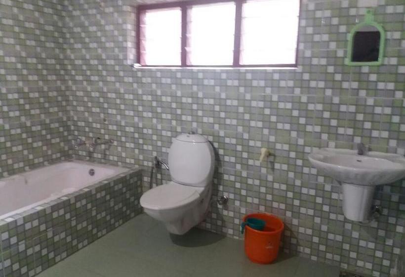 Hotel Munnar Downtown 5