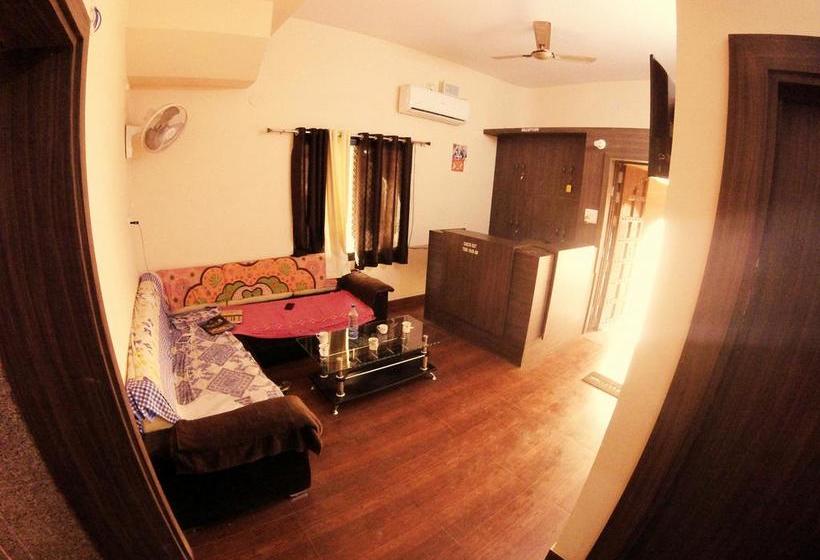 The Hostelcrawl Backpackers Hostel 2