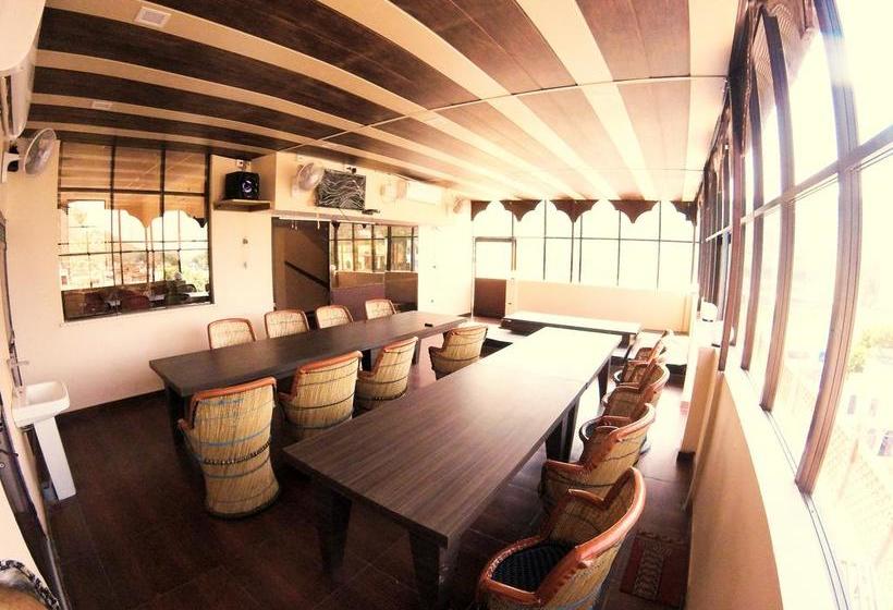 The Hostelcrawl Backpackers Hostel 3