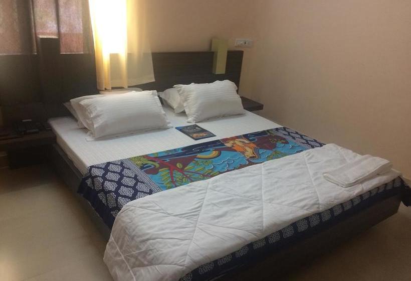 The Hostelcrawl Backpackers Hostel 4