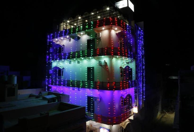 The Hostelcrawl Backpackers Hostel 5