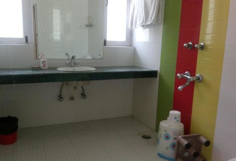 Resort Manali Mountain Home 13