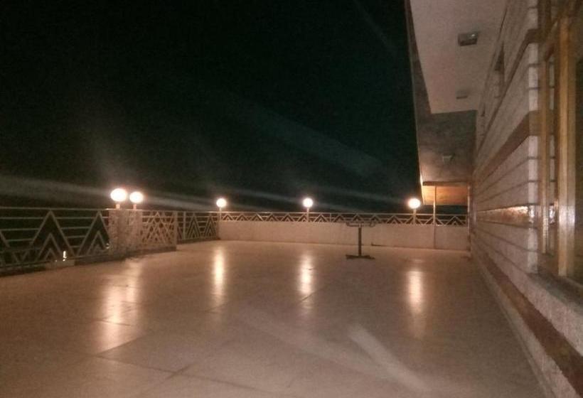 Resort Manali Mountain Home 20