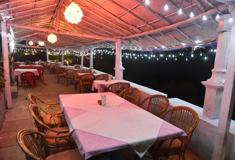 Hotel Mayonna Creek Side 11