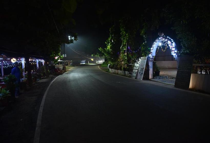 Hotel Mayonna Creek Side 20