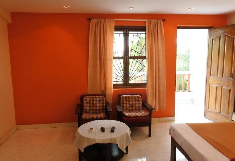 Hotel Mayonna Creek Side 3