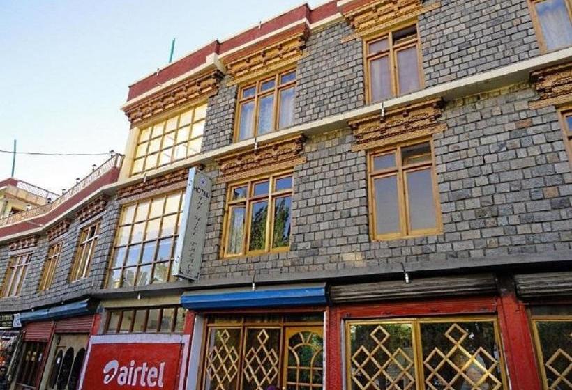 Hotel Hills View Jammu y Cachemira