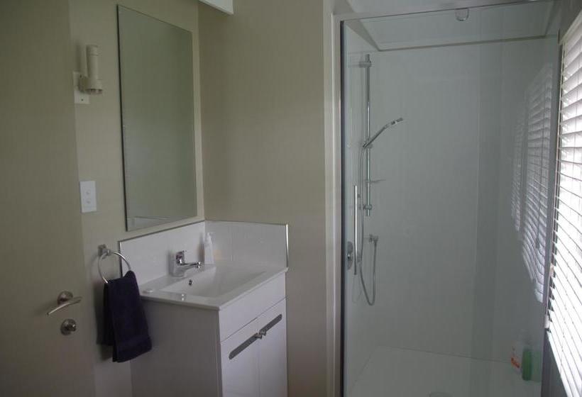 Bed and Breakfast Serenity On Brunskill 1