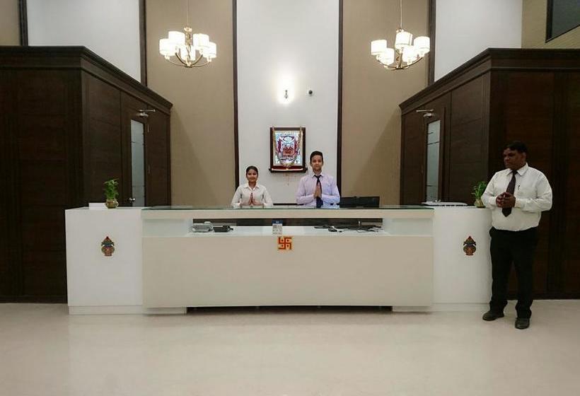 Hotel Regenta Central 8