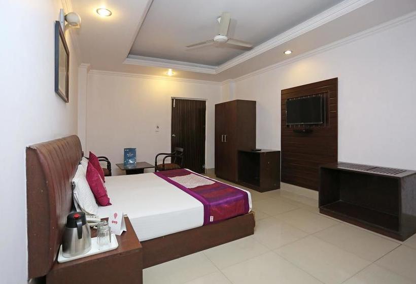 Oyo 3697 Hotel Rivieraa 10