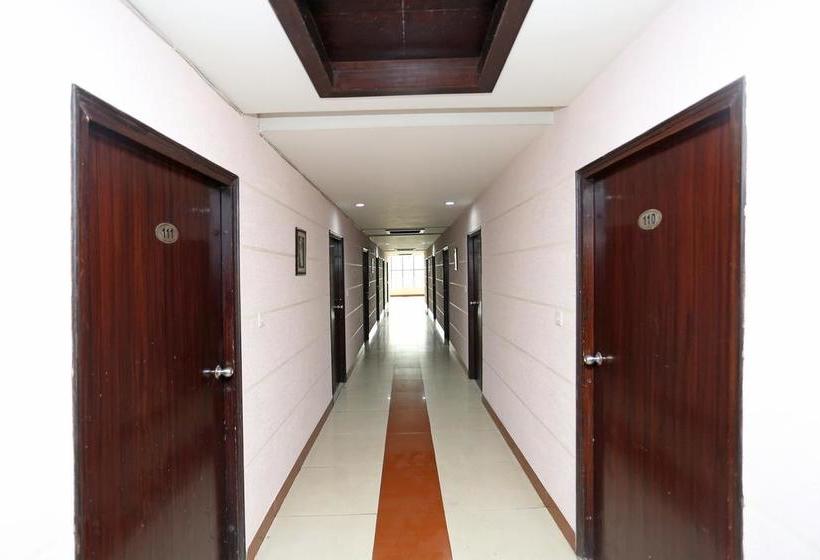 Oyo 3697 Hotel Rivieraa 18