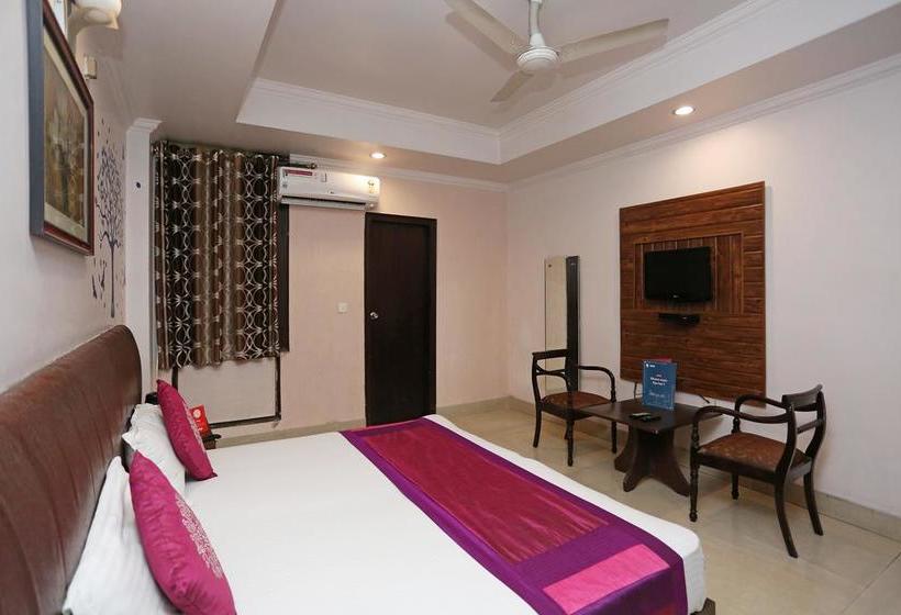 Oyo 3697 Hotel Rivieraa 5