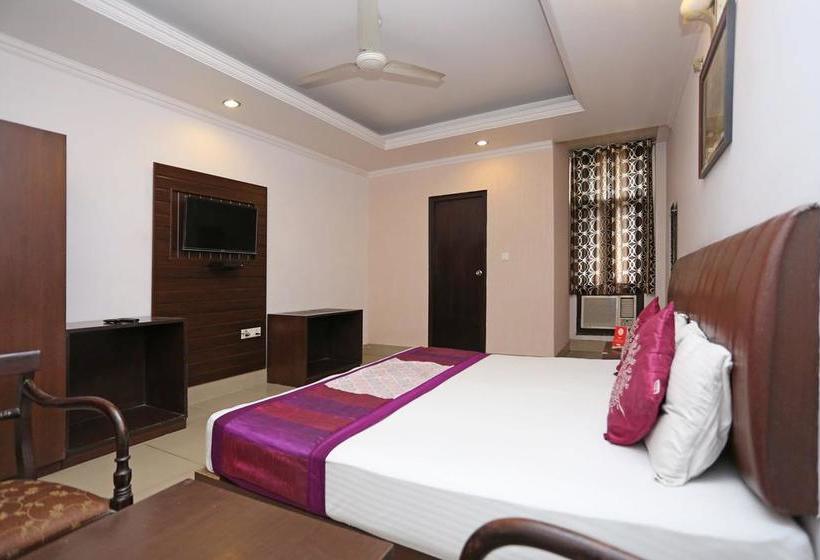 Oyo 3697 Hotel Rivieraa 6