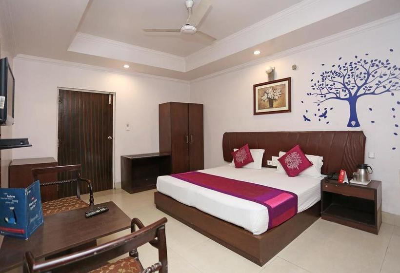 Oyo 3697 Hotel Rivieraa 7