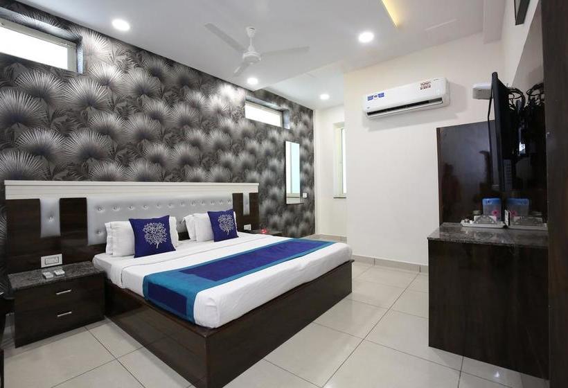 Oyo 9674 Hotel Oberoi Ludhiana