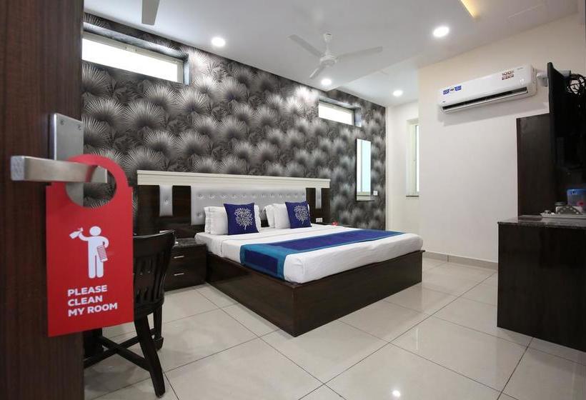 Oyo 9674 Hotel Oberoi 3