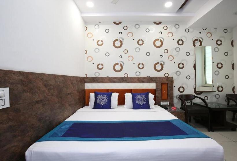 Oyo 9674 Hotel Oberoi 4