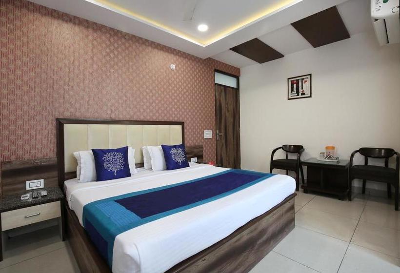 Oyo 9674 Hotel Oberoi 5