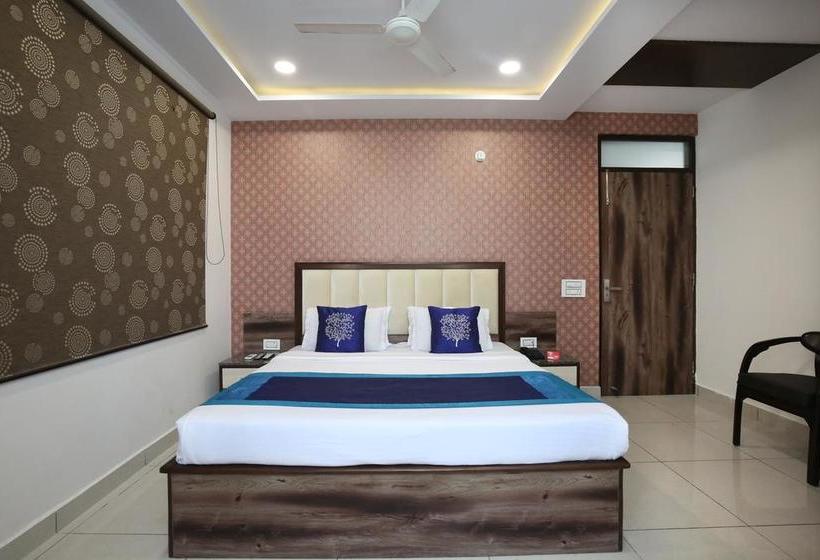 Oyo 9674 Hotel Oberoi 9