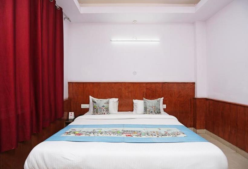 Hotel Oyo 9546 Mall Road 11