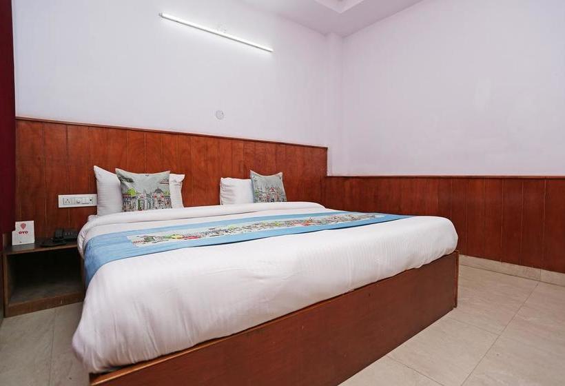 Hotel Oyo 9546 Mall Road 15