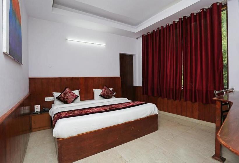 Hotel Oyo 9546 Mall Road 17