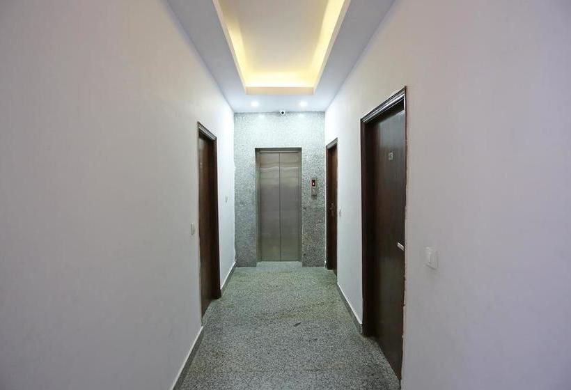 Hotel Oyo 9546 Mall Road 19