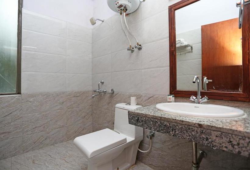 Hotel Oyo 9546 Mall Road 20