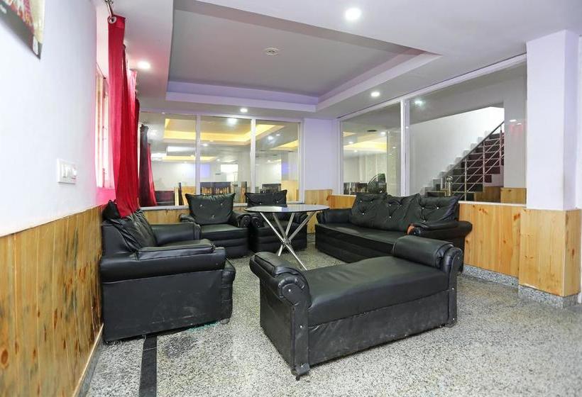 Hotel Oyo 9546 Mall Road 4