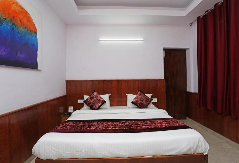 Hotel Oyo 9546 Mall Road 7