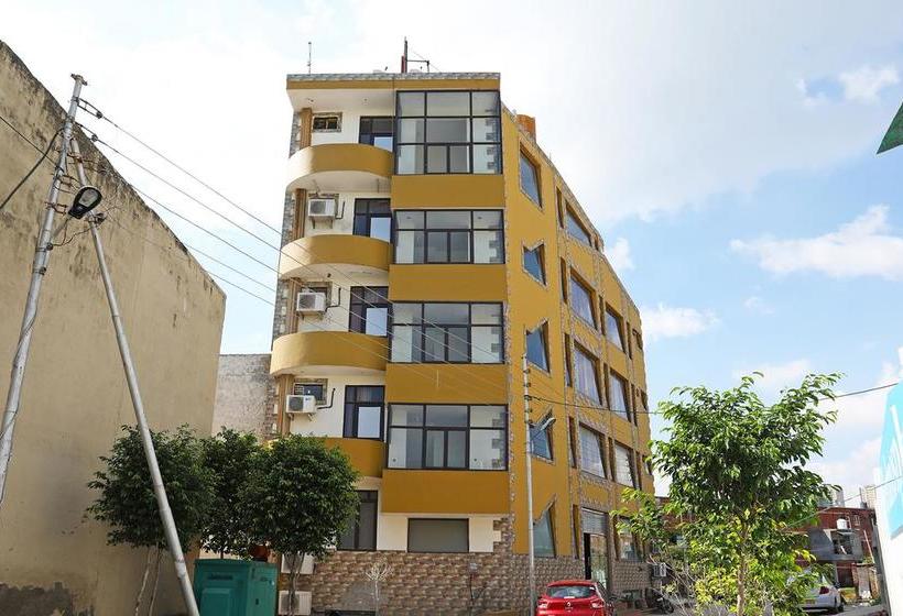 Oyo 9705 Hotel Paradise Residency 11