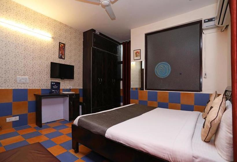 Oyo 9705 Hotel Paradise Residency 12