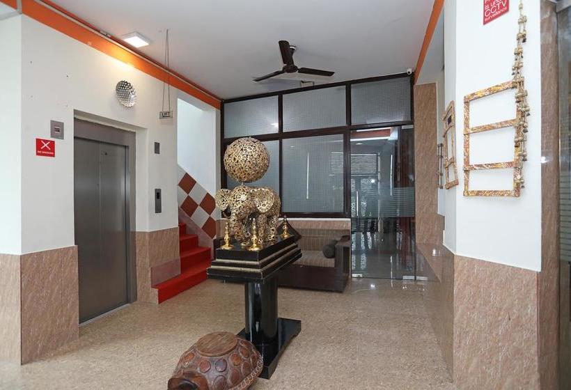 Oyo 9705 Hotel Paradise Residency 16