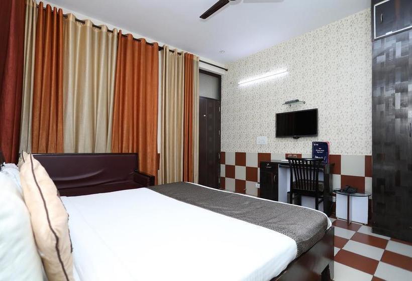 Oyo 9705 Hotel Paradise Residency 7