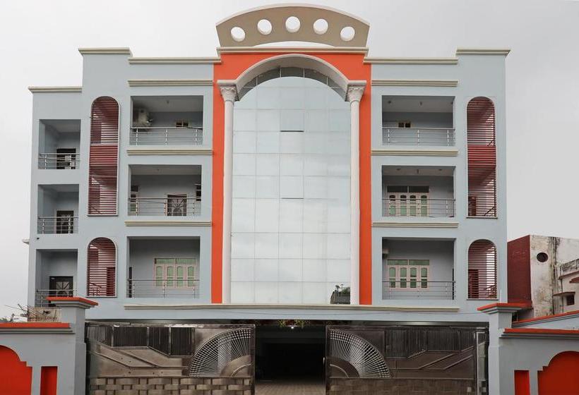 Hotel Oyo 166 Madhuram Bihar
