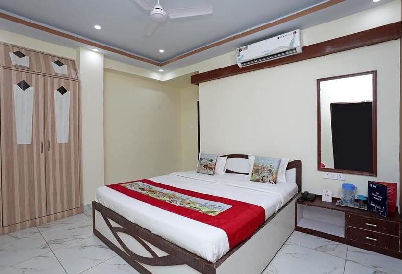 Hotel Oyo 166 Madhuram 1