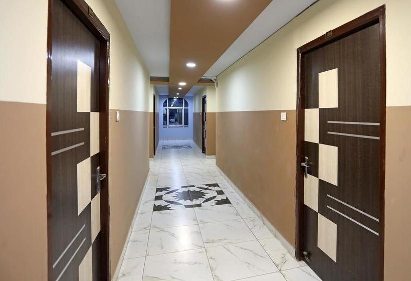 Hotel Oyo 166 Madhuram 20