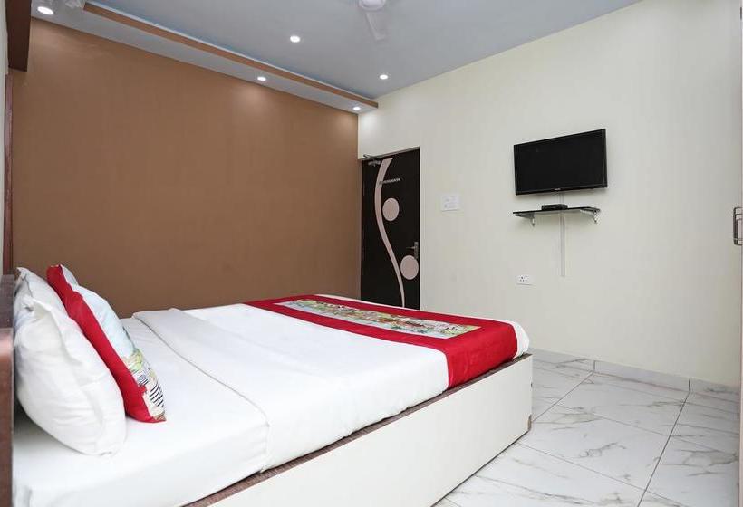 Hotel Oyo 166 Madhuram 6
