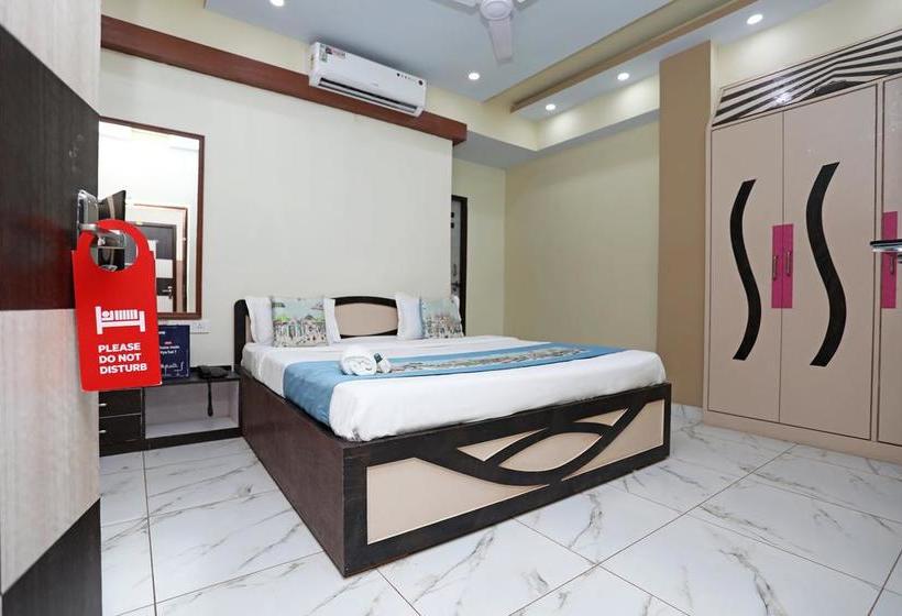 Hotel Oyo 166 Madhuram 8