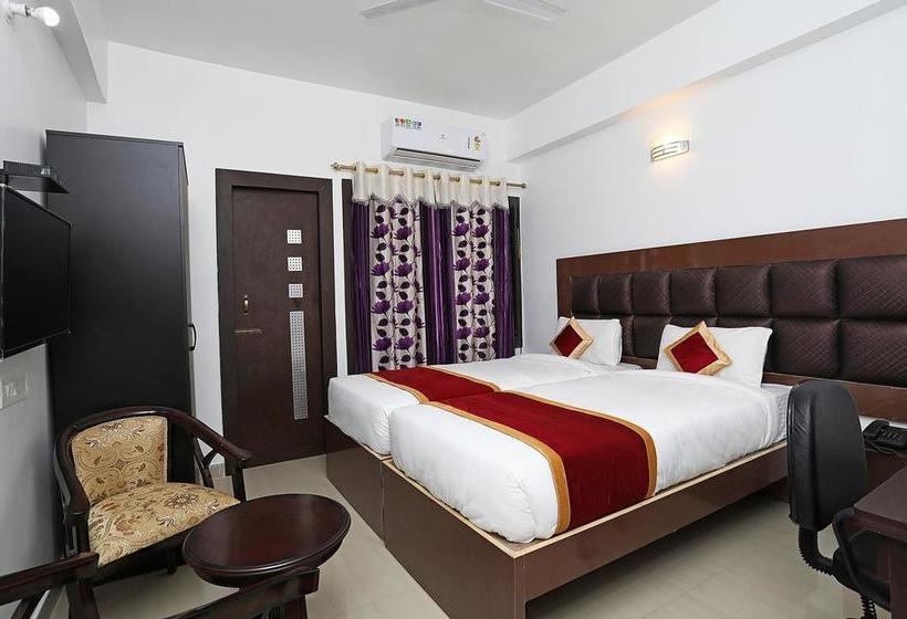 Oyo Rooms 170 Hotel Galaxy 1