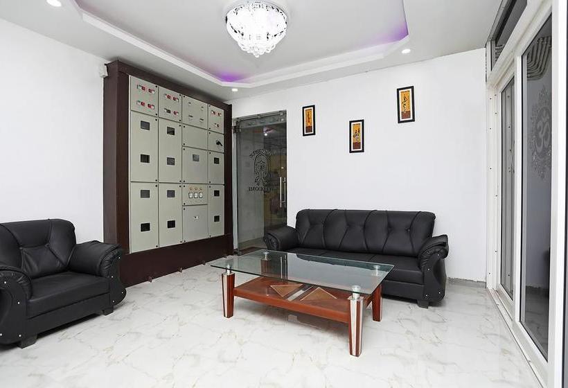 Oyo Rooms 170 Hotel Galaxy 10